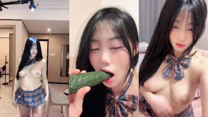 【主播网红】美乳女学生 全裸古风弹古筝 被男友内射6
