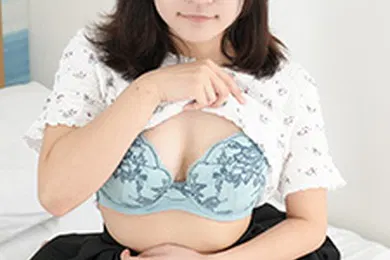 【素人特摄】我想改变自己！朴素素人第一次脱衣服！浅野凉子