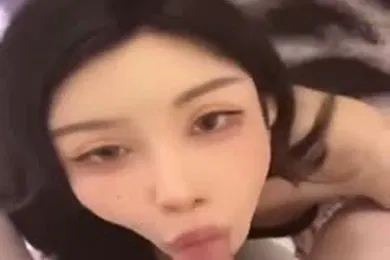 【自拍偷拍】塞满嘴的感觉