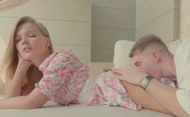 【欧美精选】Horny teen Ellie Moore fucks in different positions and gets cum on ass_Miss Ellie Moore